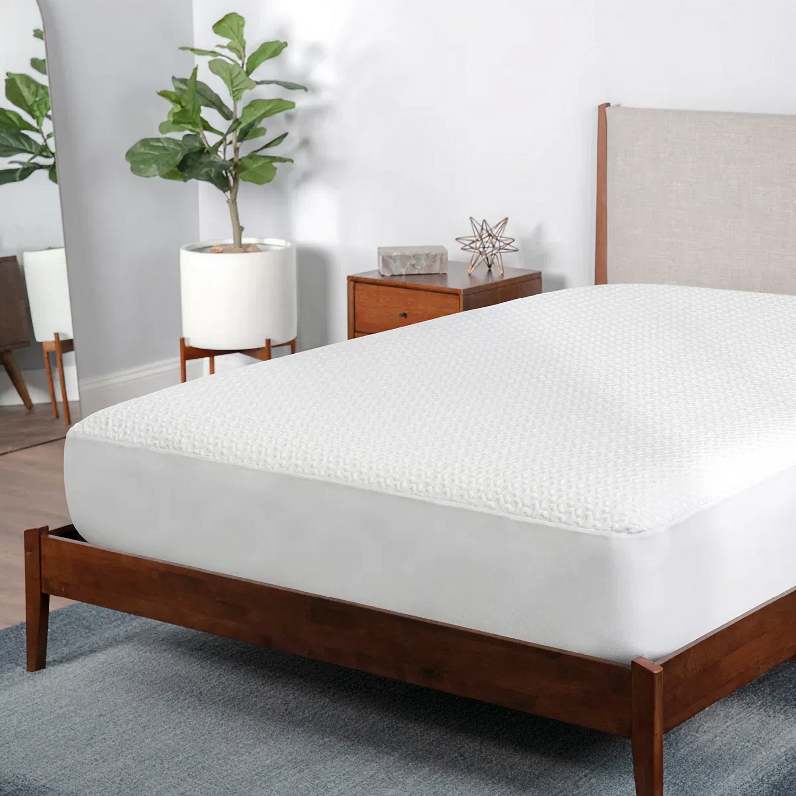Vast White Mattress Protector