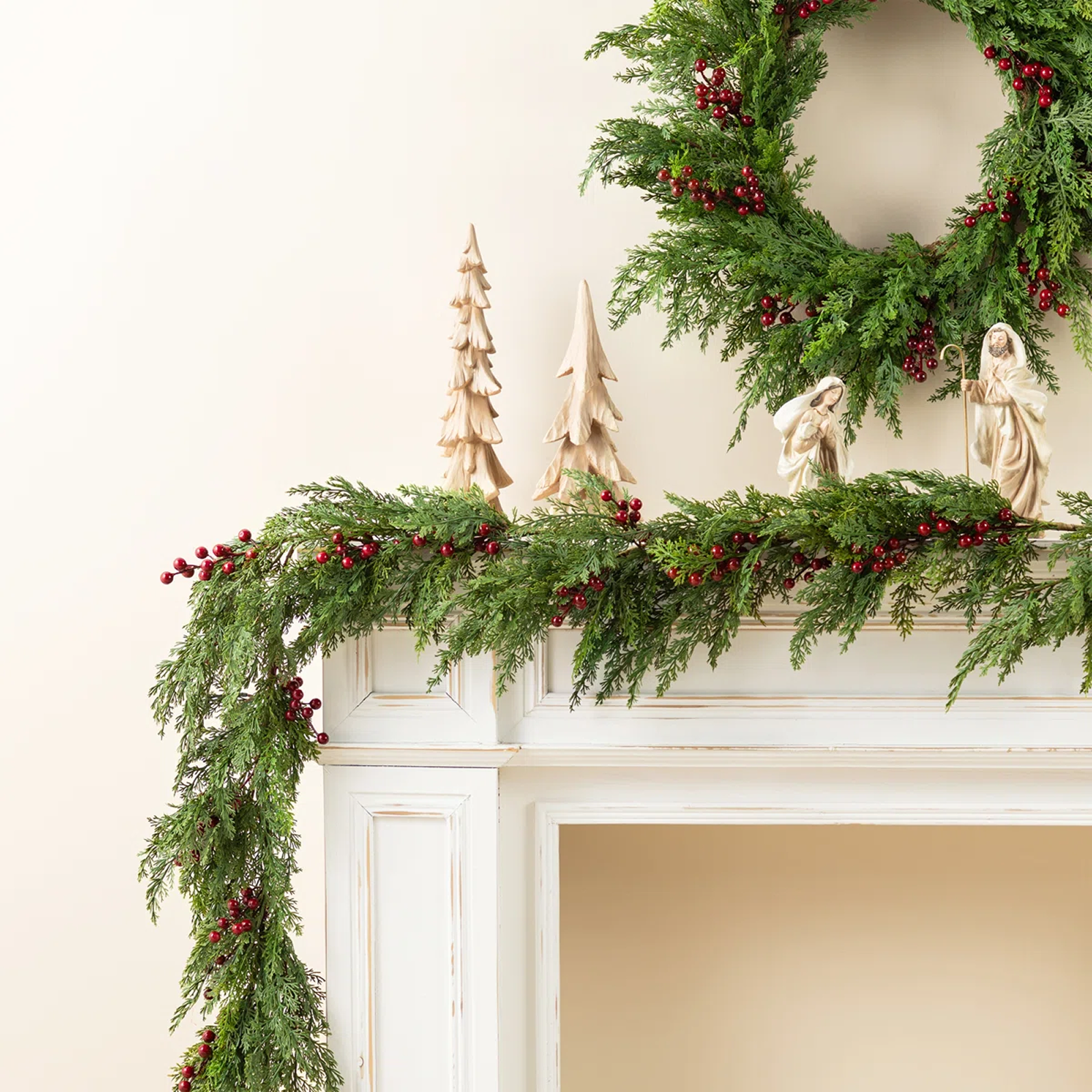 Classic Unlit Mixed Pine Artificial Wreath