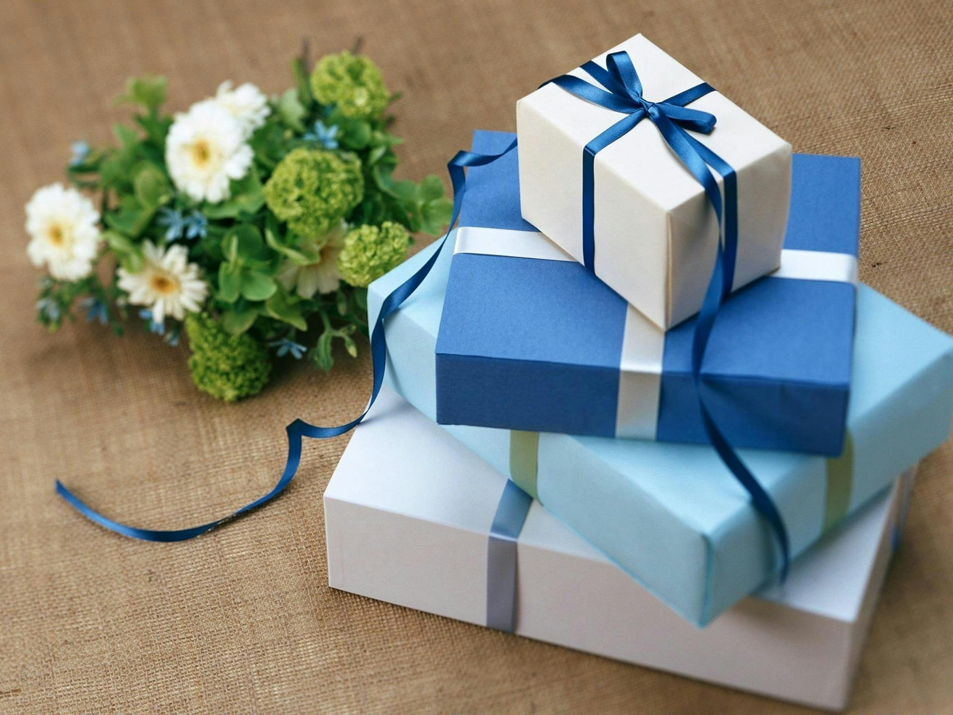 Gift wrapping service